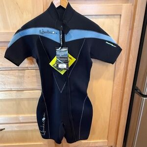 Henderson Women’s Shorty Wetsuit – Black & Sky Blue – Size 8 Tall